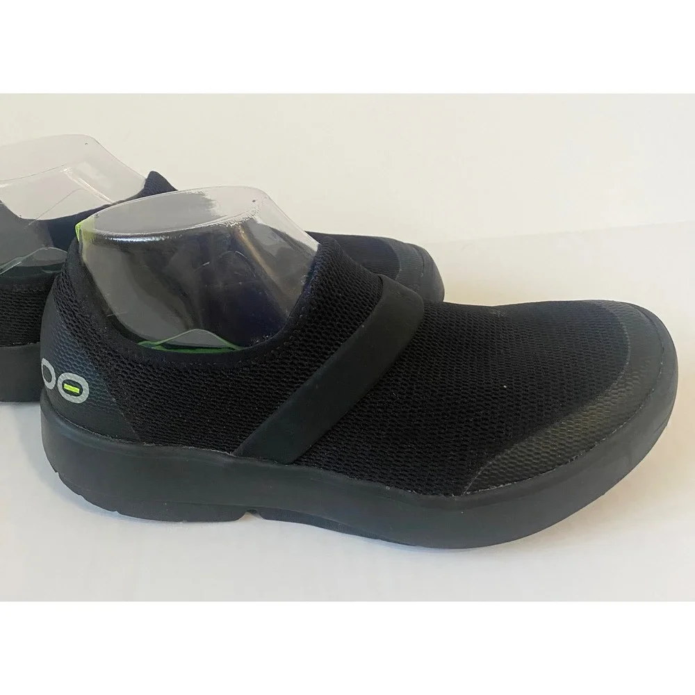 OOFOS OOmg  EEZEE Low Black Mesh Recovery Comfort shoe.  Slip On Womens 9 EU 40